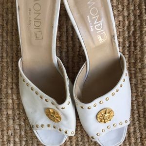 EUC Mondi white leather slides